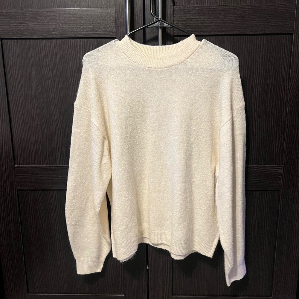 Sag Harbor Cream Crew Neck Sweater